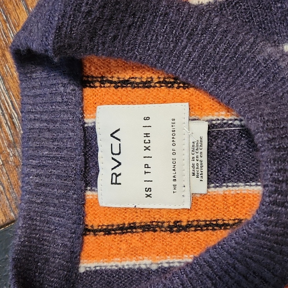 NWOT RVCA sweater - Picture 2 of 3